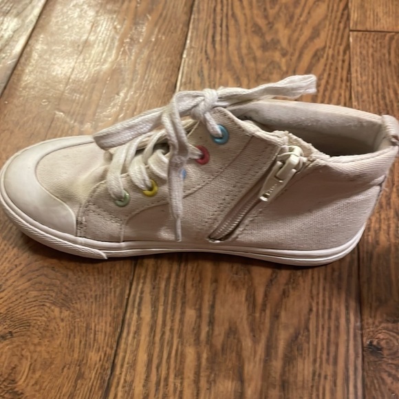 EUC Girls High Top Sneakers - Picture 5 of 9